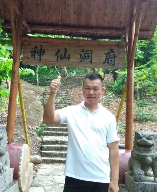 强仔的第一张照片--襄阳相亲服务中心