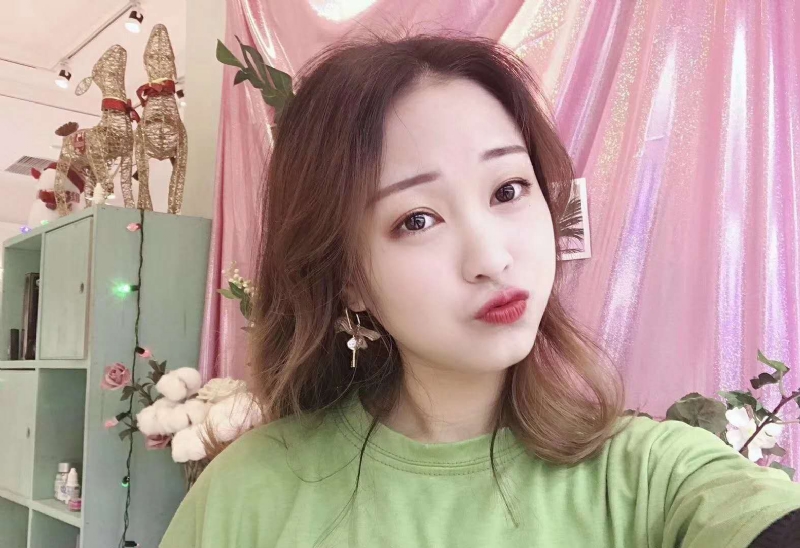 罗兰的第二张照片--襄阳相亲服务中心