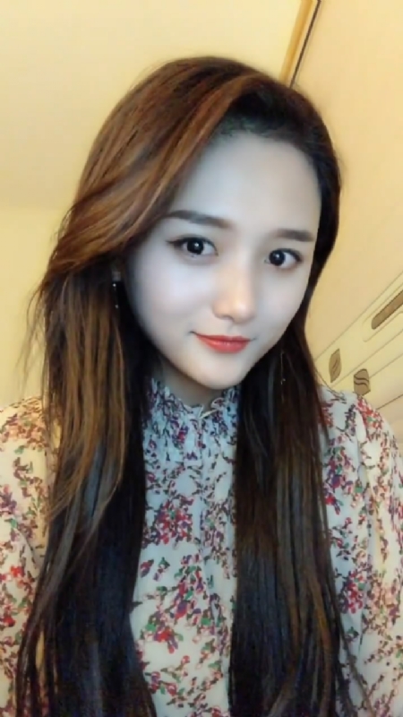 淡然一笑的第一张照片--襄阳相亲服务中心