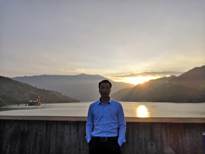 庸人自扰的第一张照片--襄阳相亲服务中心