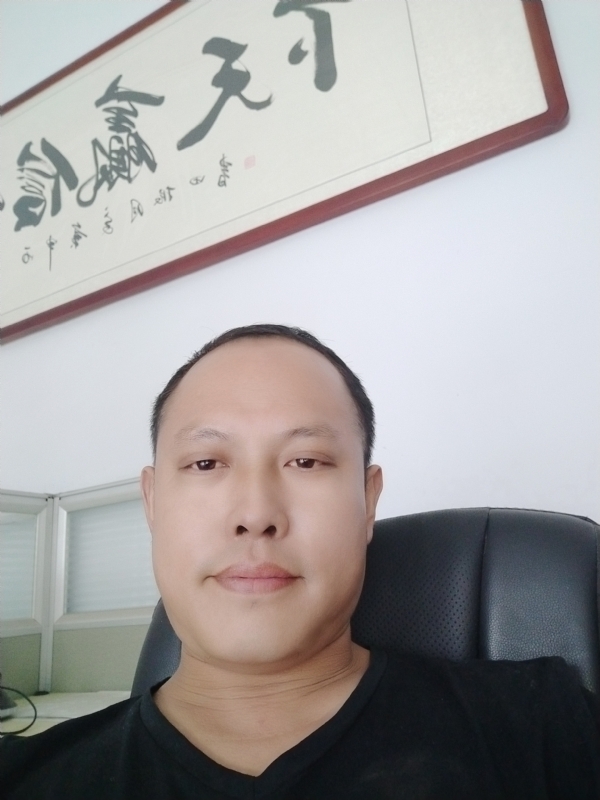 山丘的第一张照片--襄阳相亲服务中心