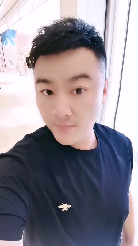 微风徐徐的第一张照片--襄阳相亲服务中心