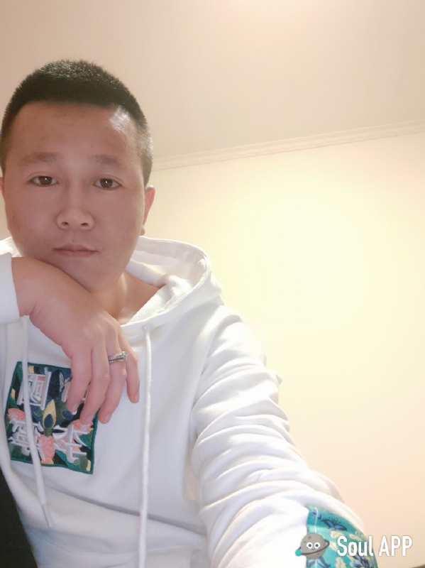 Away的第一张照片--襄阳相亲服务中心