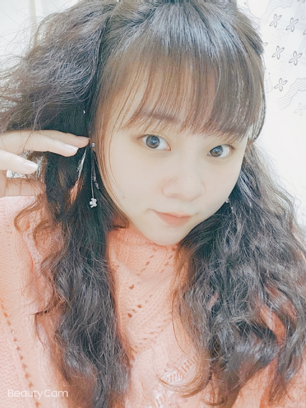 艾薇儿的第一张照片--襄阳相亲服务中心