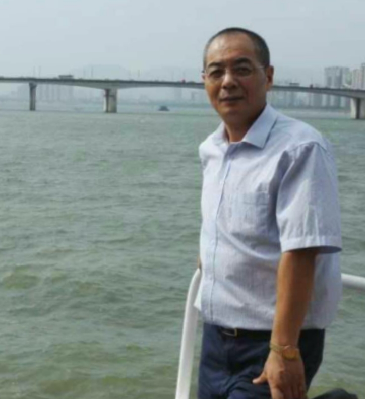 辛民的第二张照片--襄阳相亲服务中心