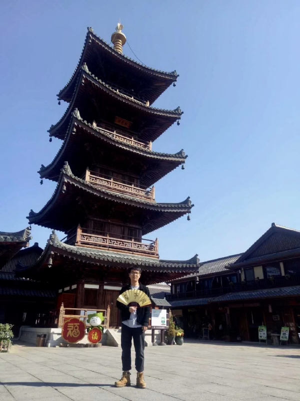流浪共和的第一张照片--襄阳相亲服务中心