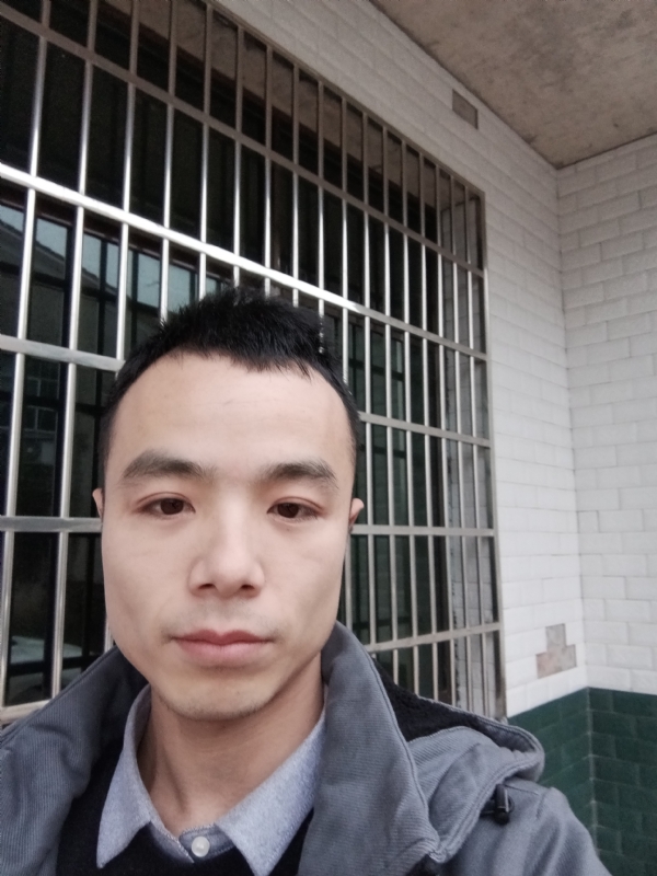 笑得那么开心的第三张照片--襄阳相亲服务中心