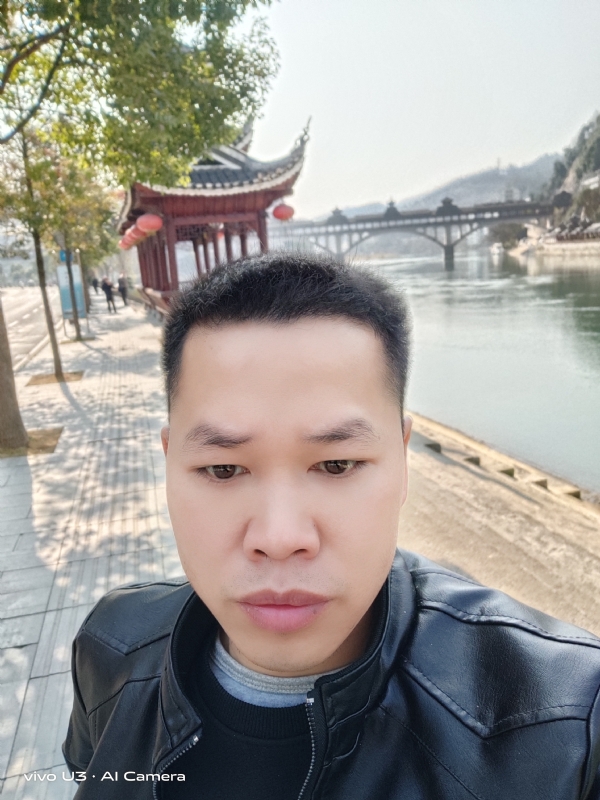 啊锦的第一张照片--襄阳相亲服务中心