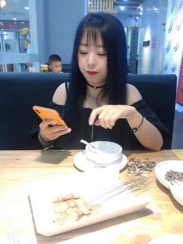程程的第一张照片--襄阳相亲服务中心