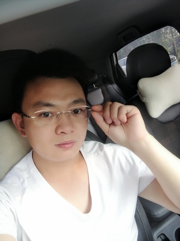 幸福的拥抱的第二张照片--襄阳相亲服务中心