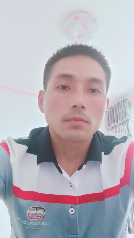 染红尘世的第一张照片--襄阳相亲服务中心