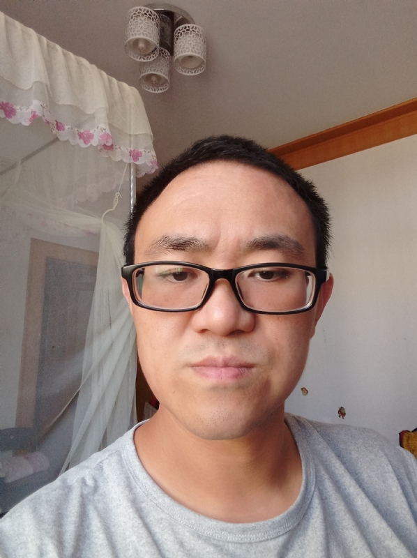 小涨常鸿的第一张照片--襄阳相亲服务中心