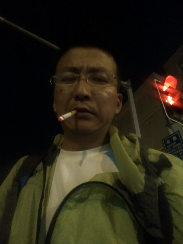 认真的生活的第一张照片--襄阳相亲服务中心