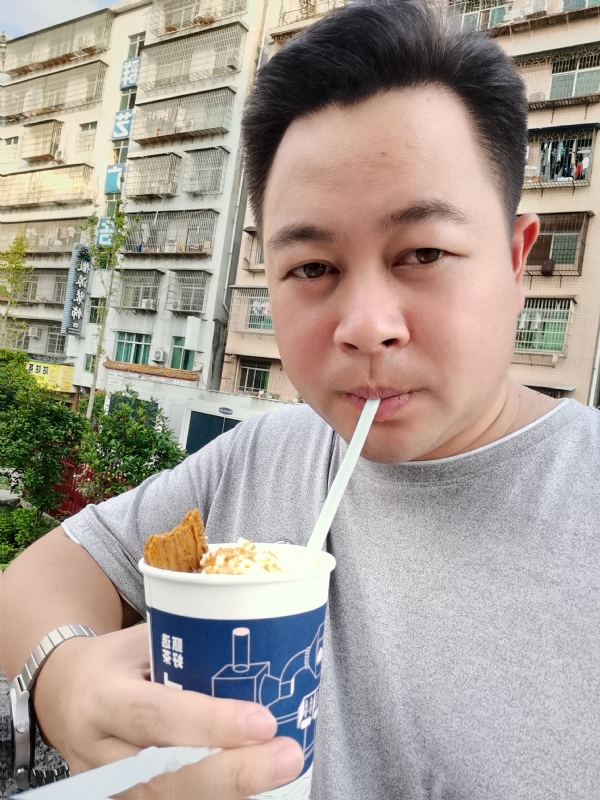 K金o的第一张照片--襄阳相亲服务中心