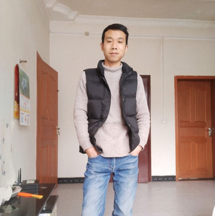 小伙子的第一张照片--襄阳相亲服务中心