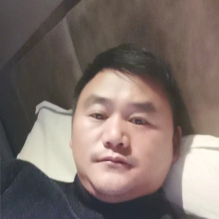 奔跑的第四张照片--襄阳相亲服务中心