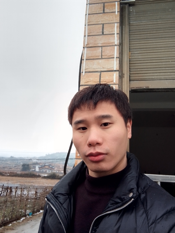 银色的羽翼的第一张照片--襄阳相亲服务中心