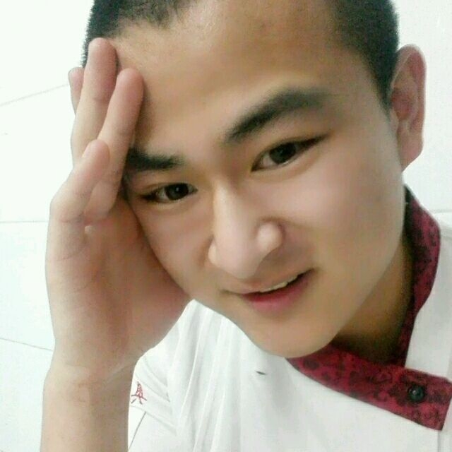 人潮拥挤的第一张照片--襄阳相亲服务中心