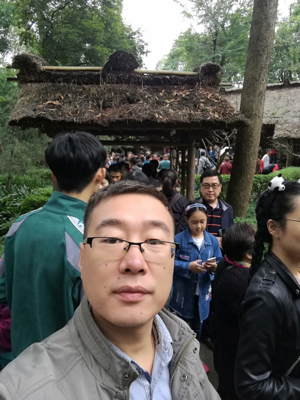 撑起一片天的第一张照片--襄阳相亲服务中心