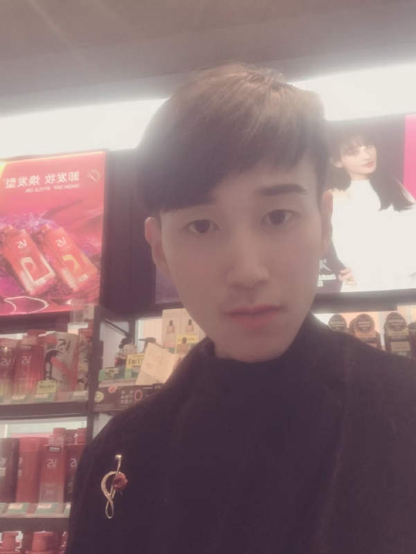 唯美的爱情故事的第一张照片--襄阳相亲服务中心