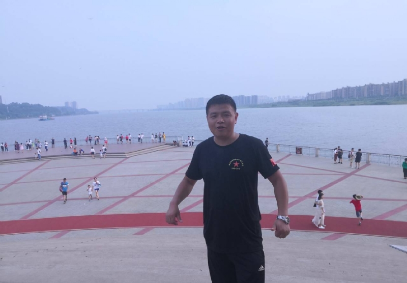 曾经心疼的我的第一张照片--襄阳相亲服务中心