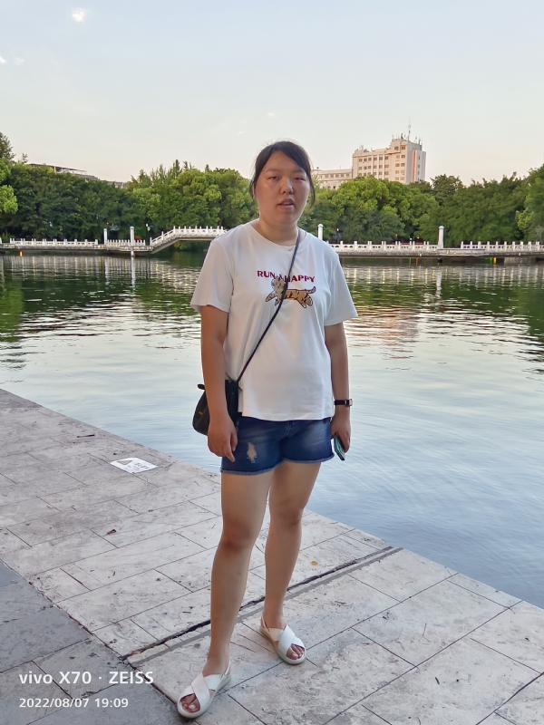 幸福触手可及的第一张照片--襄阳相亲服务中心