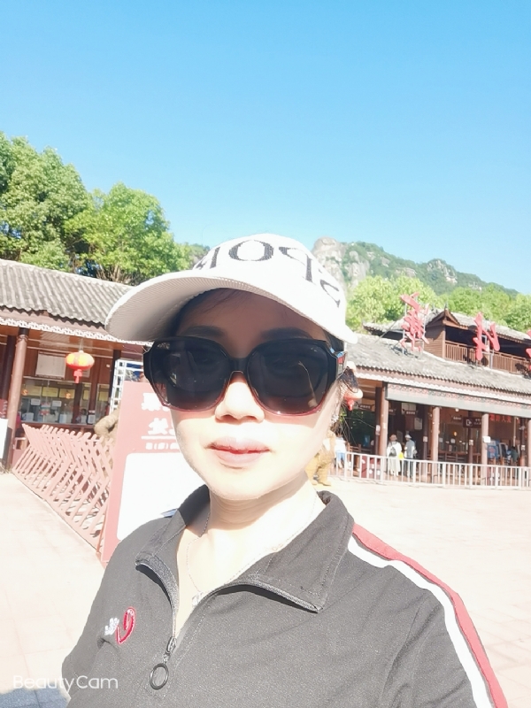 山百合的第一张照片--襄阳相亲服务中心