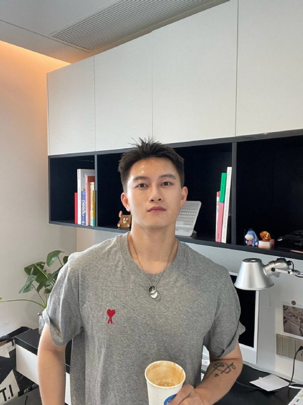 月光之下的第二张照片--襄阳相亲服务中心