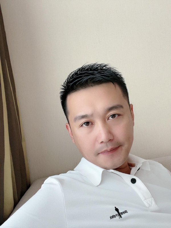 笑望人非的第一张照片--襄阳相亲服务中心