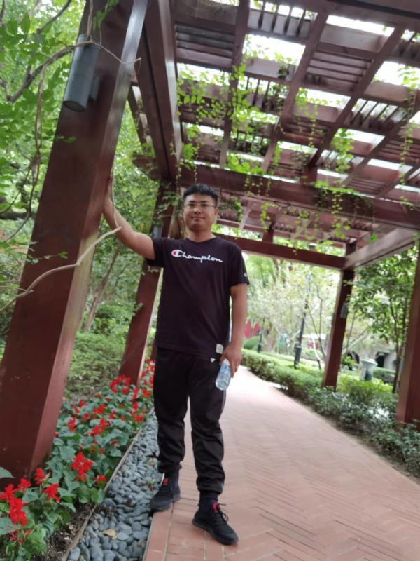 会飞的鱼的第一张照片--襄阳相亲服务中心