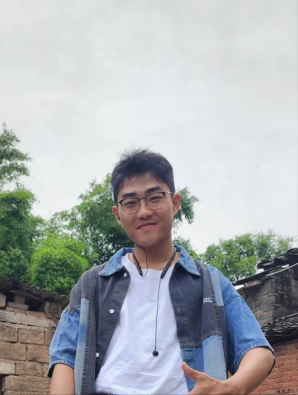 越努力越幸运的第一张照片--襄阳相亲服务中心