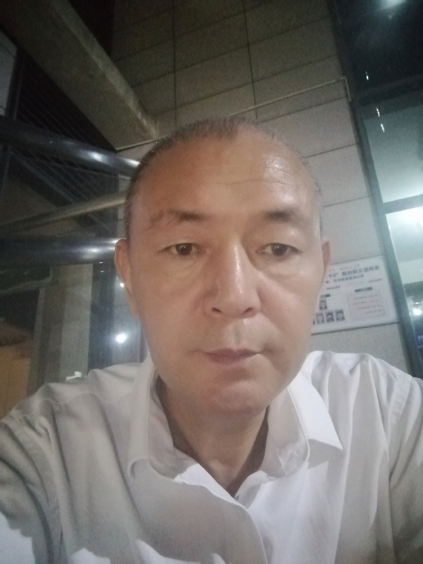 老李的第一张照片--襄阳相亲服务中心