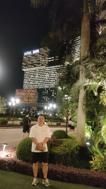 熟悉的身影的第一张照片--襄阳相亲服务中心