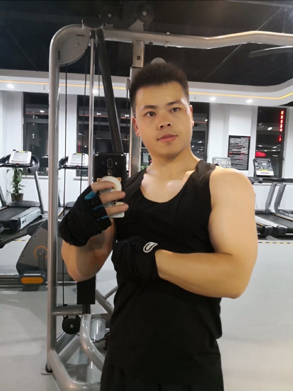 范迪塞尔的第二张照片--襄阳相亲服务中心